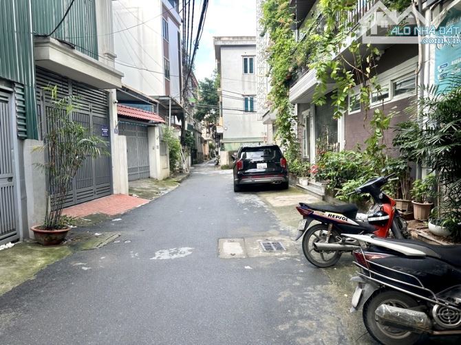 BÁN NHÀ NGUYỄN VĂN CỪ - NGỌC LÂM - 35M x 5T - CHỈ 5.2 TỶ - NGÕ THÔNG - Ô TÔ ĐỖ CỬA
