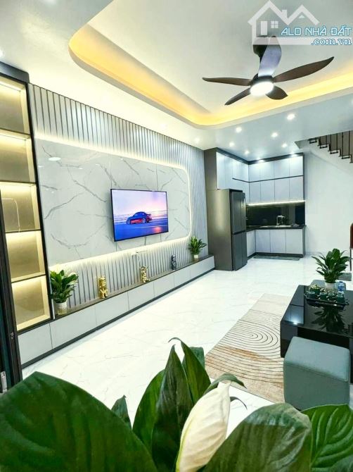 BÁN NHÀ TRẦN KHÁT CHÂN - NHÀ MỚI ĐẸP - GẦN PHỐ - NGÕ 3 GÁC PHI - 45M2 - GIÁ 7.3 TỶ