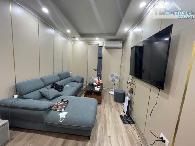 Bán nhà Khương Đình, gần Five Stars, ngõ rộng, tiện ích, 48m2, 4 tầng, giá 8.8 tỷ