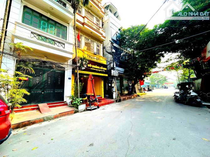 Gia Đình Tôi bán nhà trong KĐT ĐỊNH CÔNG Thang Máy ôTô tránh Kinh doanh DT 68M 6T 16.9 tỷ