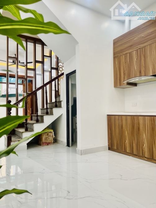 OTO ĐỖ CỬA- PHỐ KHƯƠNG HẠ- THANH XUÂN- 41M2- GIÁ 7 TỶ9