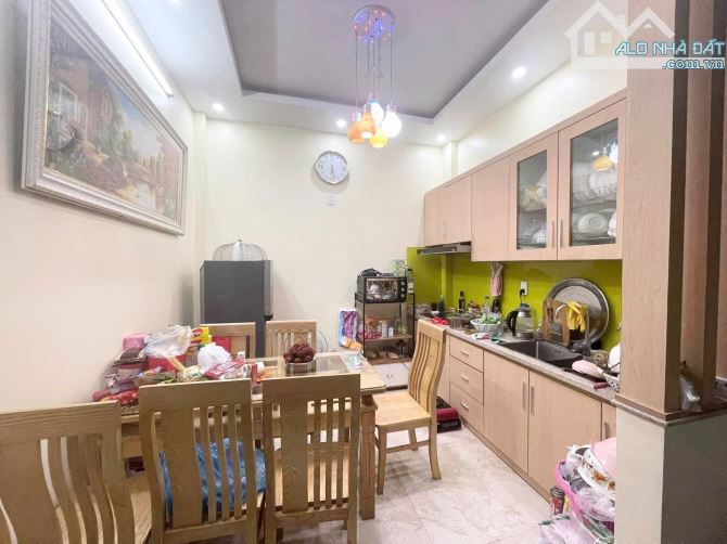 Chỉ 1,98 tỷ nhà 4 tầng 30m2 về bến xe Thượng Lý chỉ 3 phút đi xe