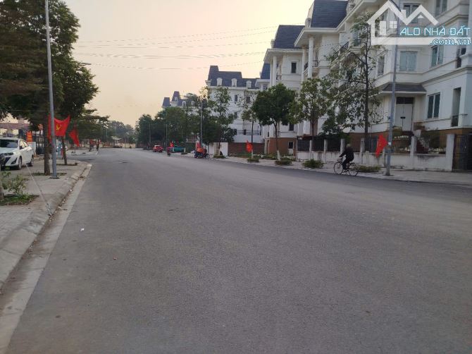 Bán đất Vườn Hồng. Lai Xá. Hoài Đức:41m2*ô tô tránh*giá đầu tư.