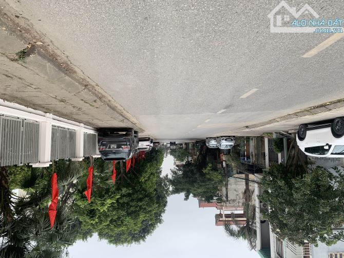 BÁN ĐẤT TẶNG NHÀ, THỊ TRẤN ĐÔNG ANH, Ô TÔ RA VÀO - 1