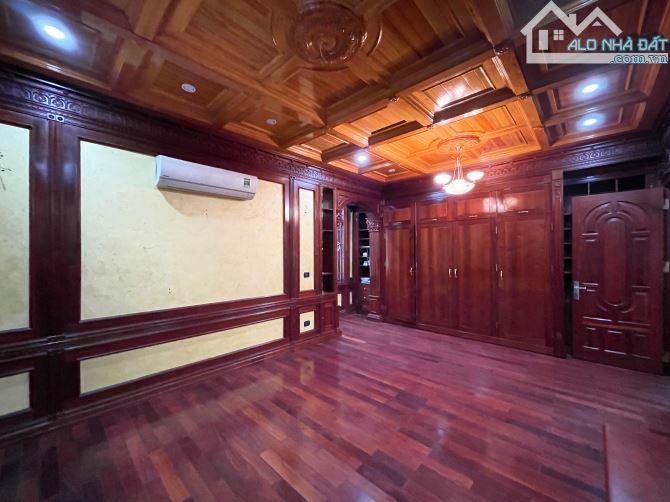 Biệt thự Lô 26 Lê Hồng Phong gần Vịnh Bắc Bộ - 253m2 ngang 14m - Đường 15m - 1