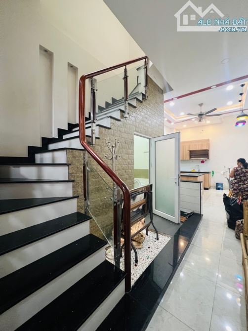 SIÊU PHẨM MẶT TIỀN KINH DOANH,TÊN LỬA,AEON BÌNH TÂN,ĐƯỜNG 15M,3 TẦNG 74M2(4×18),3PN chỉ 7 - 1