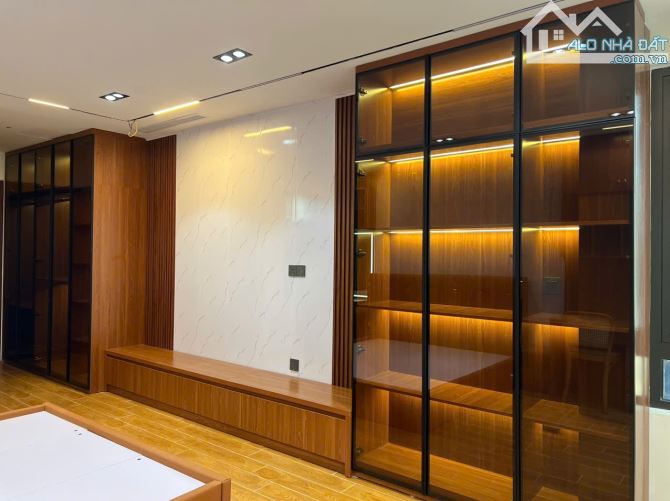 BÁN NHÀ VIP 7 TẦNG -HIẾM- NGÕ CONTAINER ĐỖ CỬA-XE CON NGỦ TRONG NHÀ-CÁCH 1 NHÀ RA PHỐ NGUY - 1