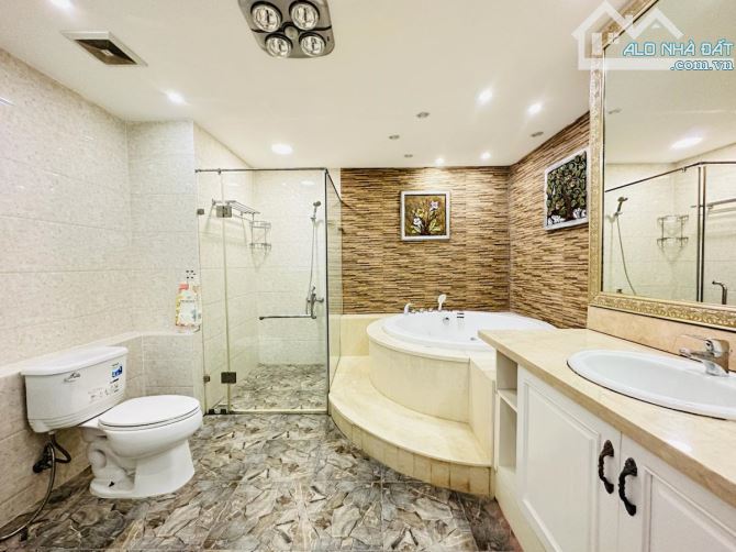 💥 BÁN CĂN HỘ CC CAO CẤP ROYAL CITY - THANH XUÂN.DIỆN TÍCH 124M. 3PN, GÍA 12.5 TỶ (TL) - 1