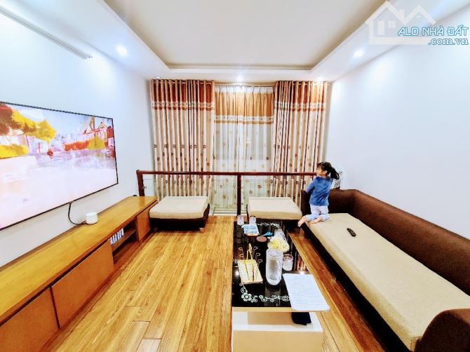 Bán nhà Bằng Liệt, Linh Đàm 30m3, 5 tầng 5 tỷ 8 - 1