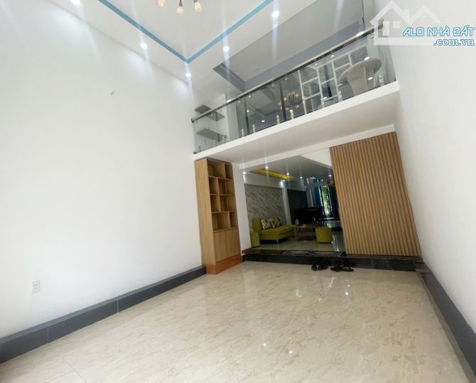 ÔTÔ PHÂN LÔ NỘI THẤT ĐẸP 69m2 X4 TẦNG GẦN VẠN PHÚC CITY CHỈ NHỈNH 6T có thương lượng - 2