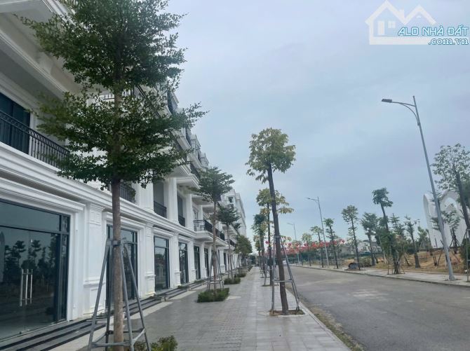 BÁN SHOPHOUSE 4 TẦNG PHÚ XUÂN CITY KHÔNG LỤT CẠNH TRUNG TÂM HÀNH CHÍNH HUẾ GIÁ CHỈ 7 TỶ - 3