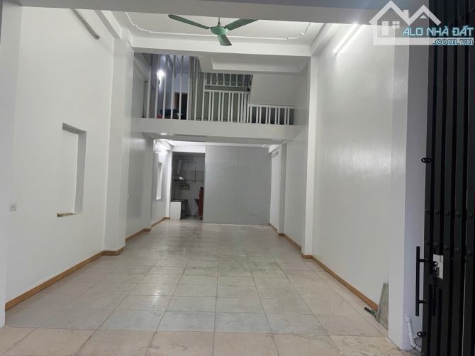 Bán nhà cầu diễn, mặt tiền kinh doanh, ô tô tránh - 2