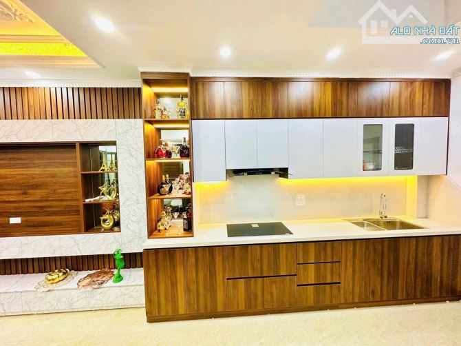 Mỹ nhân ! Siêu đẹp Cầu Giấy 30m2, gần ô tô, NT tiền tỷ, ở hưởng thụ, TK đẳng cấp, KD onl - 2