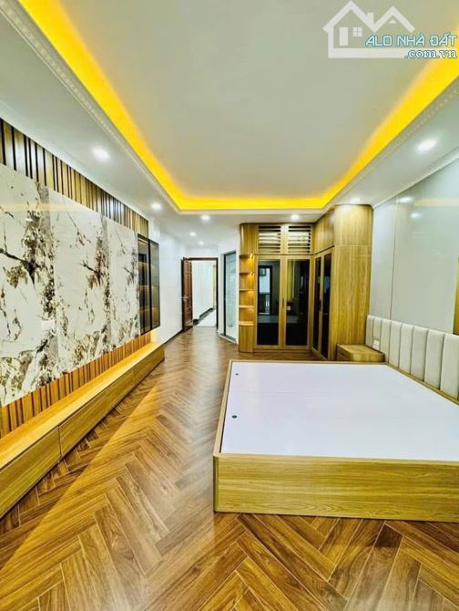 Nhà Hẻm Xô Viết Nghệ Tĩnh, Bình Thạnh – 4PN, 4WC, 306m² Sàn SHR , Giá Đầu Tư Chỉ 4,28Tỷ - 2