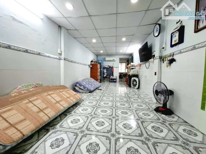 BÁN NHÀ HẺM NHỰA ~5M THÔNG BÀN CỜ - CMT8 GIÁP Q.10, 41M2 3T, NỞ HẬU -  6 TỶ 2 - 2