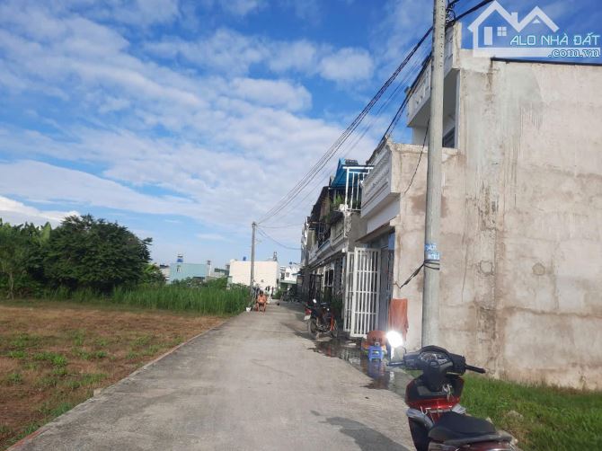Đất cần bán ngã 3 Mỹ Hạnh Nam , 990 Triệu 65m2 Thổ Cư, Khu Dân Cư Hiện Hữu - 2