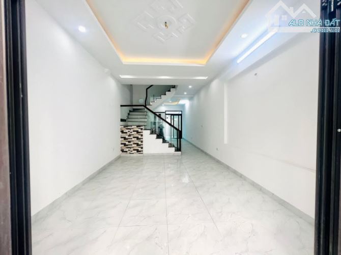 Căn nhà 3 tầng ngay chợ Hoàng Mai - Đồng Thái, ô tô 7 chỗ quay đầu, 52m²giá chỉ từ 2,05 tỷ - 2