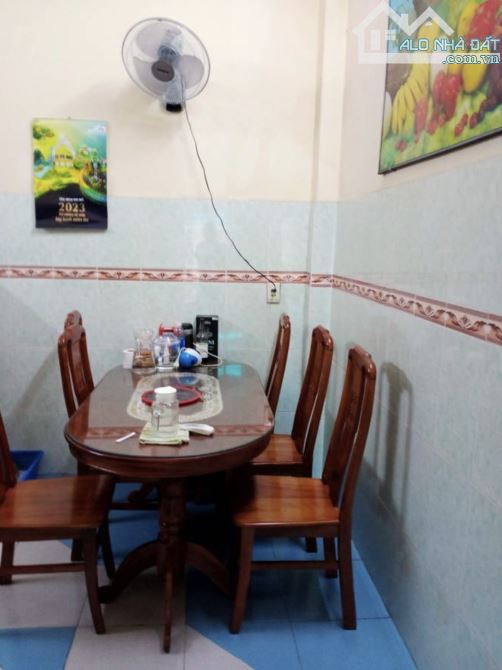 BÁN NHÀ ĐƯỜNG CMT8 Q10 - 3 TẦNG BTCT - NHÀ CÒN MỚI DT 60m2(5.2x11) giá 9.3 tỷ TL - 2