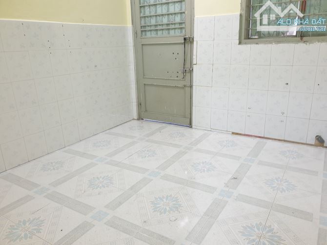 Bán nhà đường Hoàng Diệu, Q4, DT 22m2 (3x7.15m) - 3 Tầng. - 2