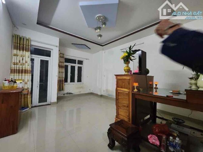 🏡 Nhà 3 tầng mặt tiền Phần Lăng 11 dt 81m2, nhà còn rất mới, ở ngay luôn , giá 5.95 tỉ - 2