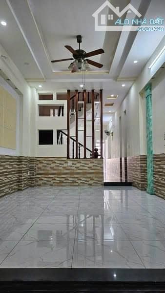 🌹CHỦ GỞI: BÁN NHÀ MỚI Ở NGAY - 123M²  ❤️‍🩹Đường NHỰA 8M THÔNG TỨ TUNG 💗  4x30 ♥️ 3TẦNG - 3