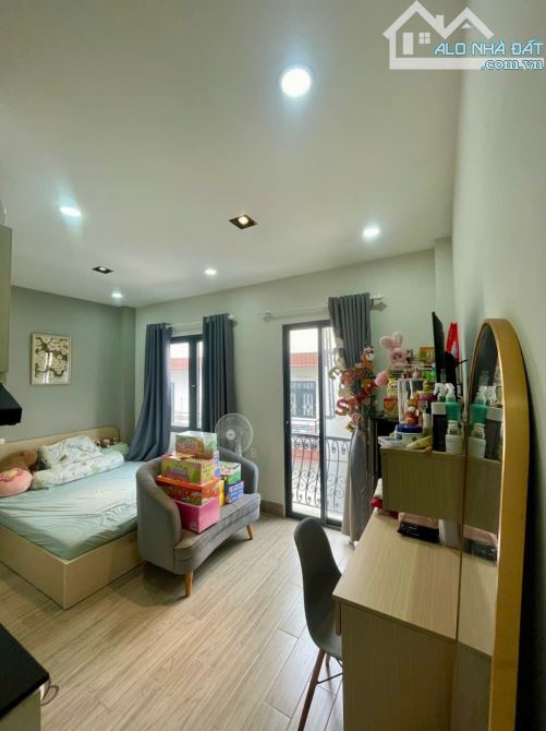 Bán tòa nhà CHDV xây mới hầm 7 tầng gần công viên Gia Định HĐT 100tr/tháng giá 16 tỷ - 3