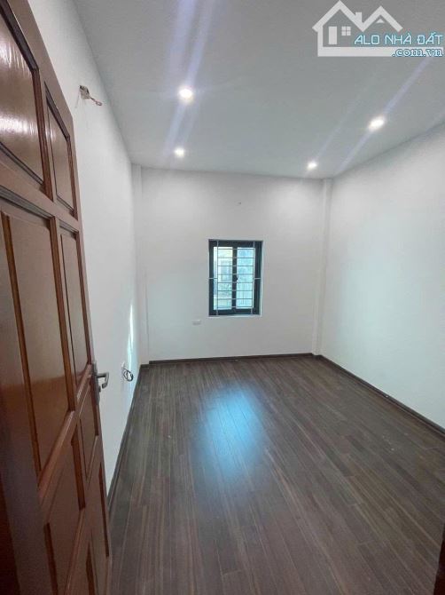 bán nhà ngõ 15 Tả Thanh Oai: 5 tầng, 40m², kinh doanh đỉnh, ảnh thật 100%, giá 4.2 tỷ. LH - 3