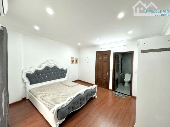 BÁN NHÀ NGUYỄN VĂN CỪ - NGỌC LÂM - 35M x 5T - CHỈ 5.2 TỶ - NGÕ THÔNG - Ô TÔ ĐỖ CỬA - 3