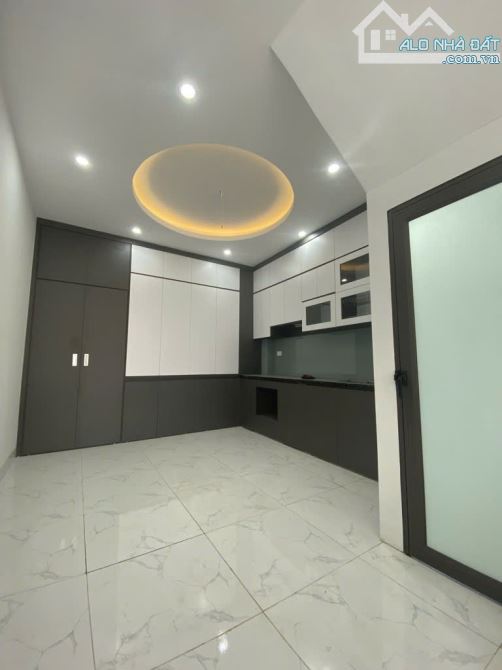 B.Á.N NHÀ LIÊN MẠC , Ô TÔ TRÁNH , VIEW HỒ, CẠNH SÂN CHƠI RẤT RỘNG  37M2, 5 TỶ 86 - 3