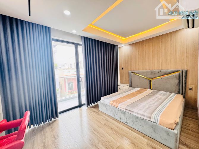 Bán nhà 5 tầng có thang máy đường phạm ngọc thạch DT75m ngang 5.15 giá 18 tỷ - 3