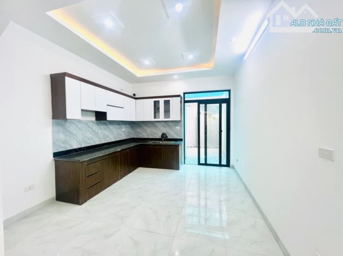 Căn nhà 3 tầng ngay chợ Hoàng Mai - Đồng Thái, ô tô 7 chỗ quay đầu, 52m²giá chỉ từ 2,05 tỷ - 3