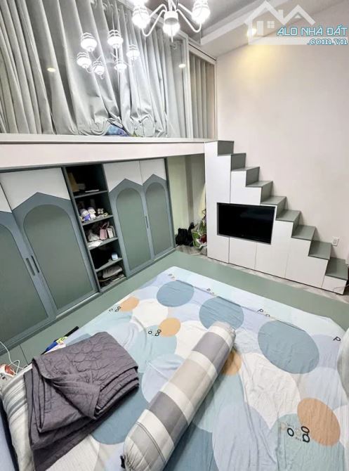 MẶT TIỀN KINH DOANH 5 TẦNG NGUYỄN SƠN - KHU VIP KHÔNG VƯỚN CON LƯƠN - GIÁ NHỈNH 8 Tỷ - 3