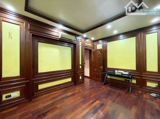 Biệt thự Lô 26 Lê Hồng Phong gần Vịnh Bắc Bộ - 253m2 ngang 14m - Đường 15m - 4