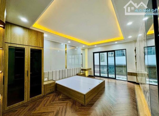 Nhà Hẻm Xô Viết Nghệ Tĩnh, Bình Thạnh – 4PN, 4WC, 306m² Sàn SHR , Giá Đầu Tư Chỉ 4,28Tỷ - 4