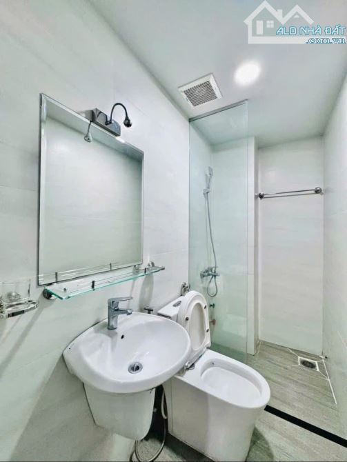 Căn Nhà Mới Sửa Đẹp Đ.Cao Thắng, Phú Nhuận – 4PN, 3WC, 173,4m² DTSD - SHR, Giá 2,55 Tỷ - 4