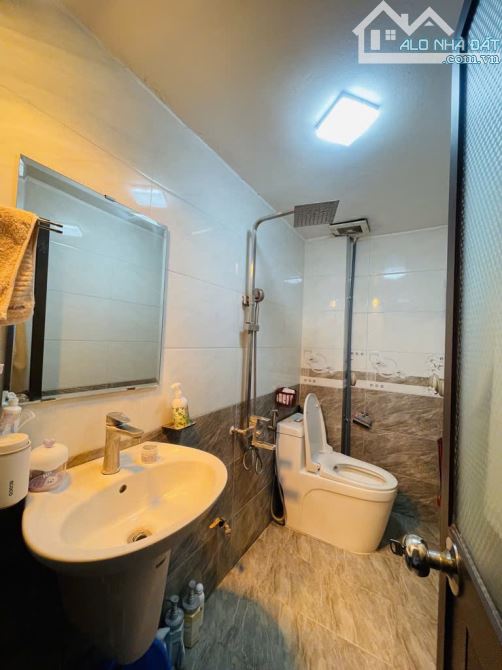 Nhà Liên Mạc- đường xe sh tránh nhau- nở hậu-mới tinh- cửa lim- 5,5 tỷ - 5