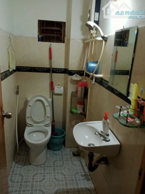 BÁN NHÀ ĐƯỜNG CMT8 Q10 - 3 TẦNG BTCT - NHÀ CÒN MỚI DT 60m2(5.2x11) giá 9.3 tỷ TL - 5