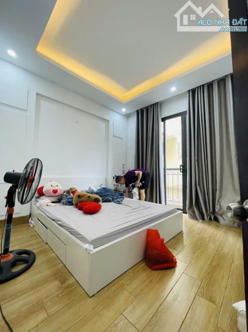 Nhà Liên Mạc- đường xe sh tránh nhau- nở hậu-mới tinh- cửa lim- 5,5 tỷ - 6