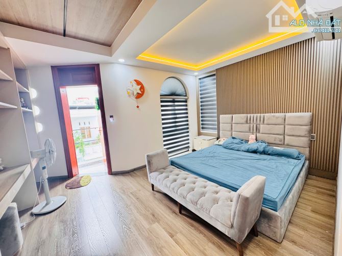 Bán nhà 5 tầng có thang máy đường phạm ngọc thạch DT75m ngang 5.15 giá 18 tỷ - 7