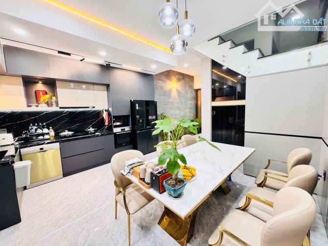 Bán nhà 5 tầng có thang máy đường phạm ngọc thạch DT75m ngang 5.15 giá 18 tỷ - 9