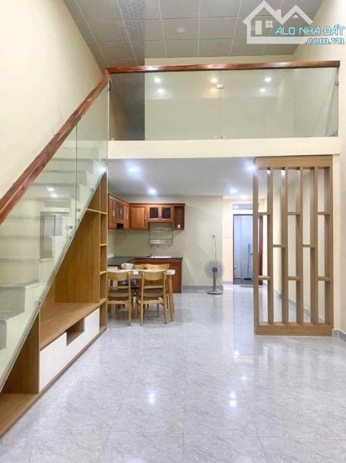 Nhà mặt tiền đường 8 Long Bình cạnh Vinhome grandpark