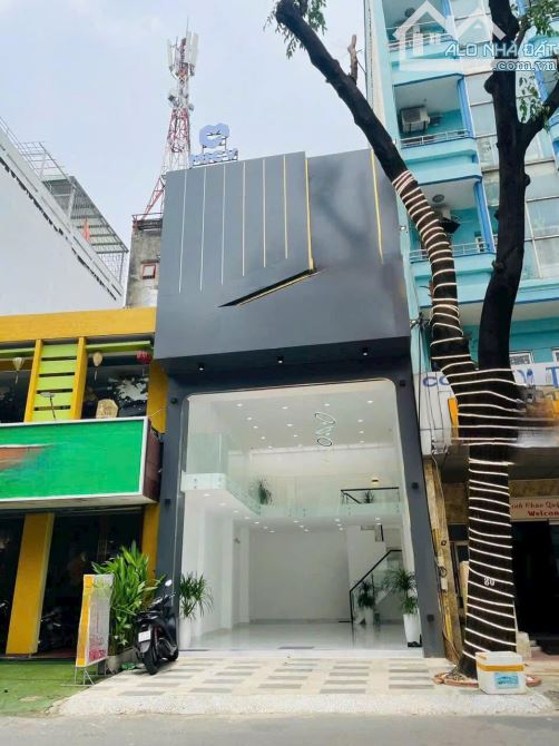 Nhà mới, mặt tiền đường Nguyễn Thái Bình, DTSD 100m2