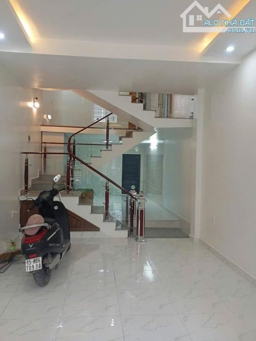 Cho thuê nhà mới tại Lê Hồng Phong, 60M2, 4 TẦNG, 3 NGỦ 12 TRIỆU
