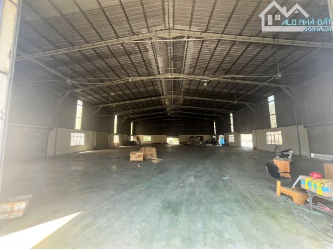 Cho thuê nhà xưởng 1400m2 tại đường Vườn Lài phường An Phú Đông