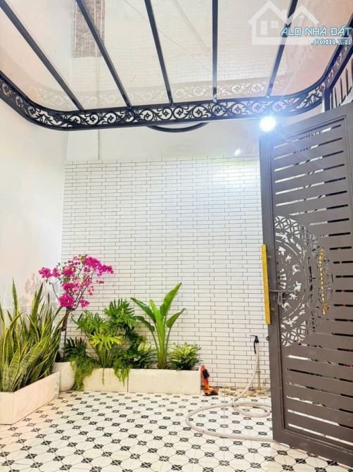 KHU NHÀ Ở 90 NGUYỄN TUÂN -70M X 6 TẦNG - 3 THOÁNG - VIEW KBT NGUYỄN TUÂN - SDCC - 13,8 TỶ