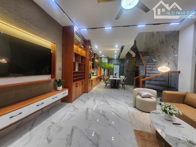 Khu Vip Hoà Xuân-Nhà Mới Vào Ở Ngay, Gần Chú Ếch Con-Giá Cực Tốt