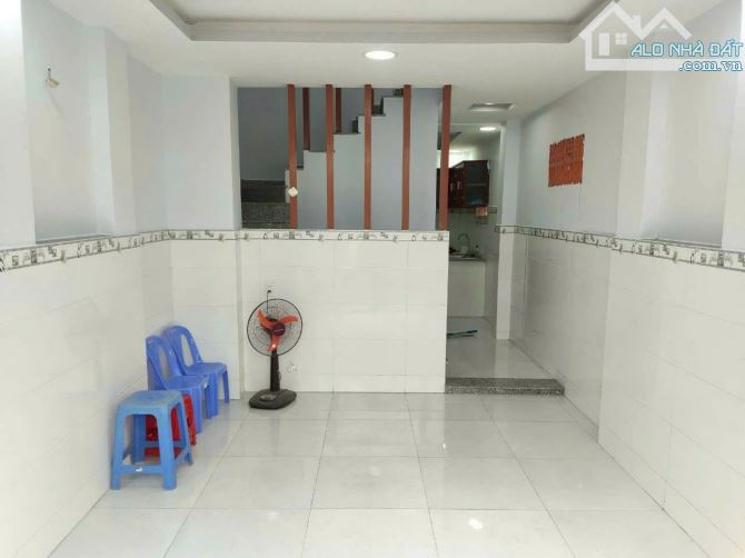 Nhà đẹp hẻm xe hơi Trần Quang Diệu,3,8m x 12m, 2 lầu + 5 phòng ngủ giá chỉ 7 tỷ 790 triệu