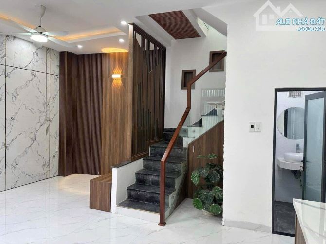 BÁN NHÀ 2 TẦNG KIỆT HOÀNG DIỆU