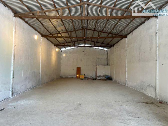 Kho xưởng 200m² mặt tiền ngang 8m đường Hoàng Quốc Việt