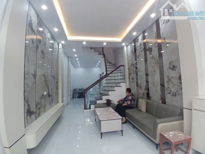 Bán nhà phố Lê Lợi Hà Đông ngõ rộng ô tô đỗ 50m2 chỉ 7 tỷ